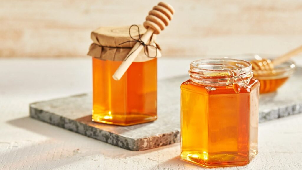 Chữa cảm lạnh đơn giản bằng bài thuốc từ mật ong
