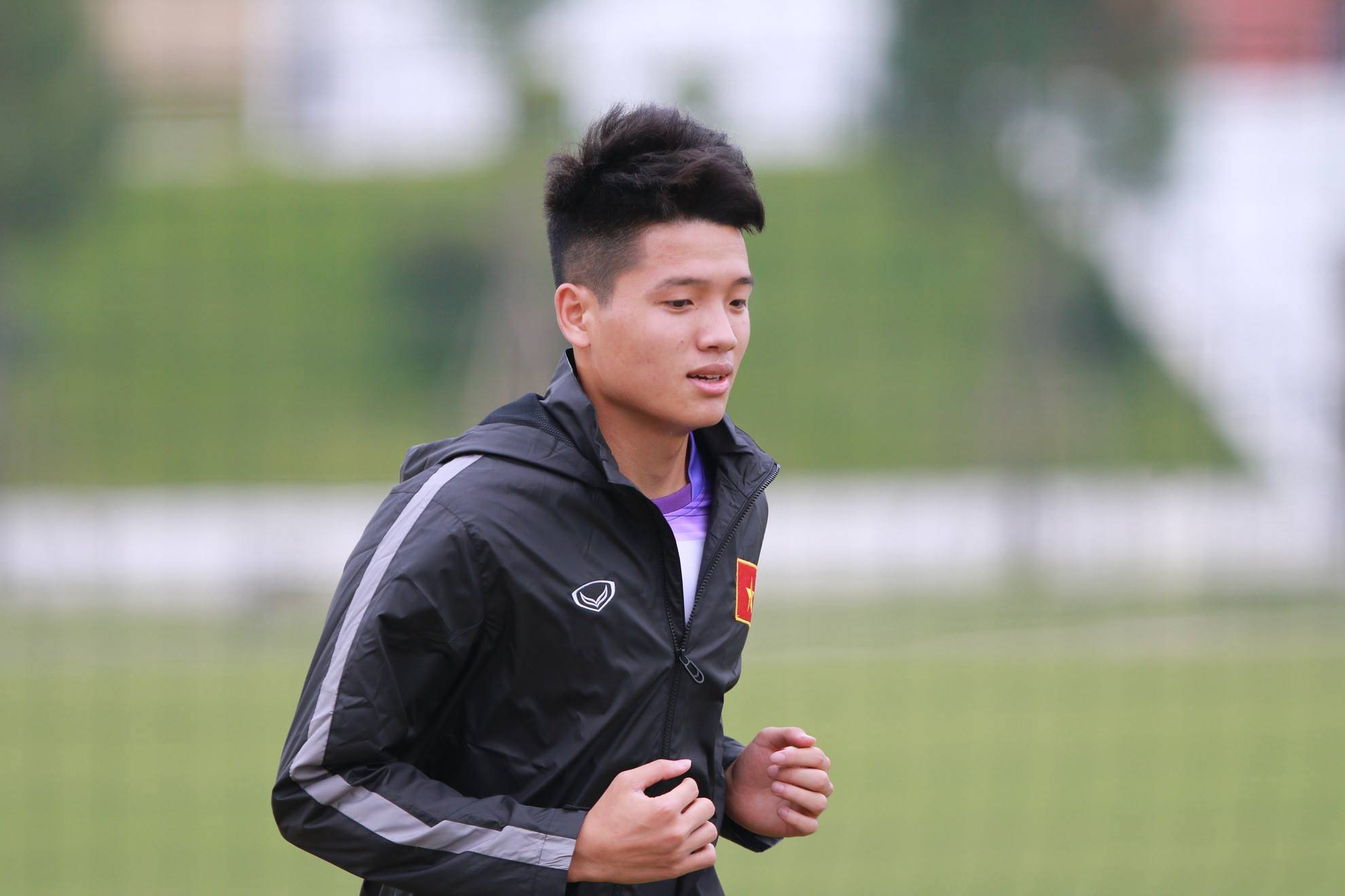 Hà Nội FC tạm thời cho CLB Quảng Nam mượn thủ môn Phí Minh Long