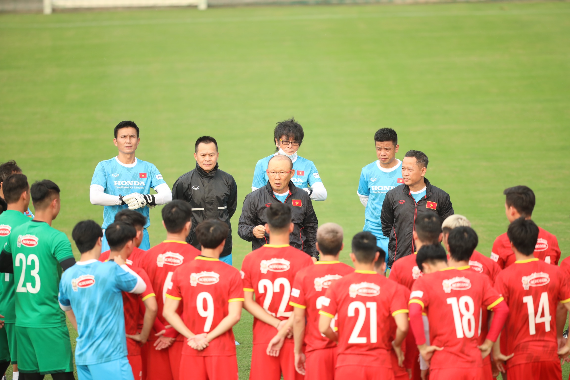 HLV Park Hang-seo chuẩn bị kỹ càng từ chuyên môn đến sức khỏe cho các cầu thủ