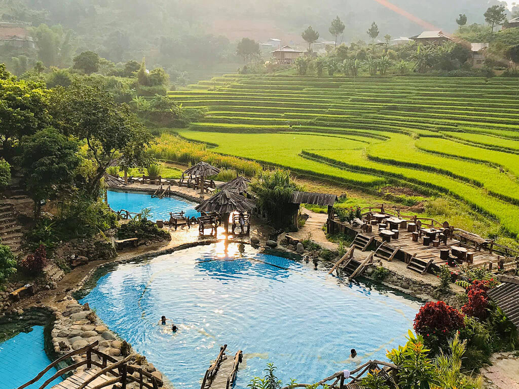 Khu du lịch suối nước nóng thu hút khách nhất Việt Nam