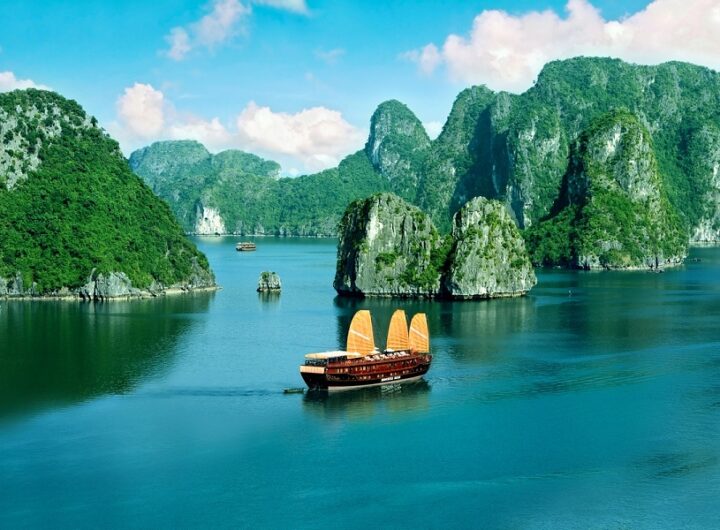 Top 5 địa điểm du lịch nổi tiếng nhất Việt Nam